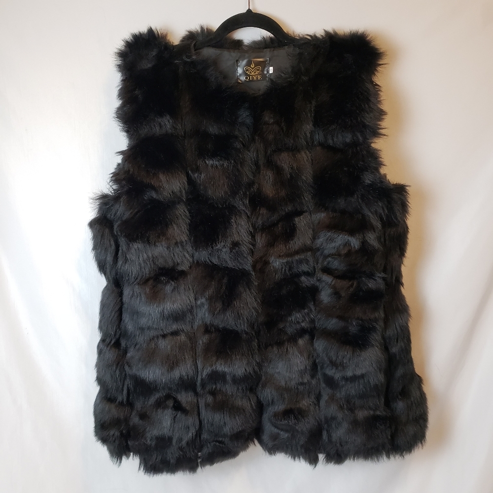 QIYE Faux Fur Vest
